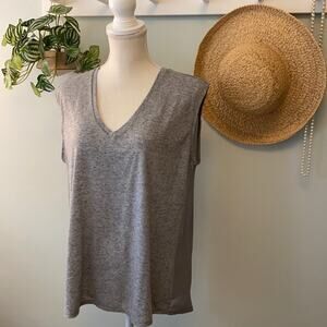Cotton:On Gray Mixed Media V-neck ❤️